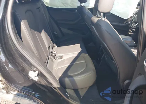 2018 BMW X1 xDrive28I из США, поврежденный, VIN WBXHT3C38J5K31608